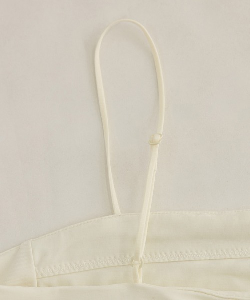 SALON adam et rope'(サロン アダム エ ロペ)の「ベア天カップ付きVネックキャミソール / UVケア・接触冷感(キャミソール・レディース・ブラック/キナリ/キャメル・M/S)」の17枚目の写真