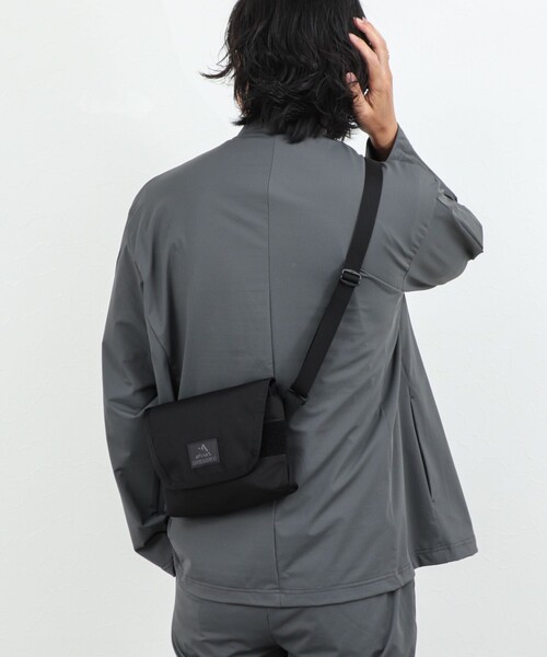 GREGORY（グレゴリー）の「【GREGORY/グレゴリー】TEENY MESSENGER CORDURA BALLISTIC（ショルダーバッグ・メンズ・ブラック・FREE）」の18枚目の写真