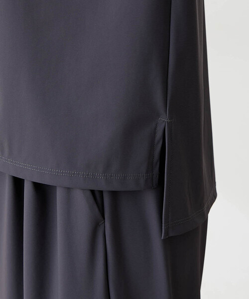LE SOUK HOLIDAY(ルスークホリデー)の「クールストレッチトリコットスキッパーブラウス【接触冷感・UVカット】(シャツ/ブラウス・レディース・チャコールグレー/ネイビー・M/L)」の21枚目の写真