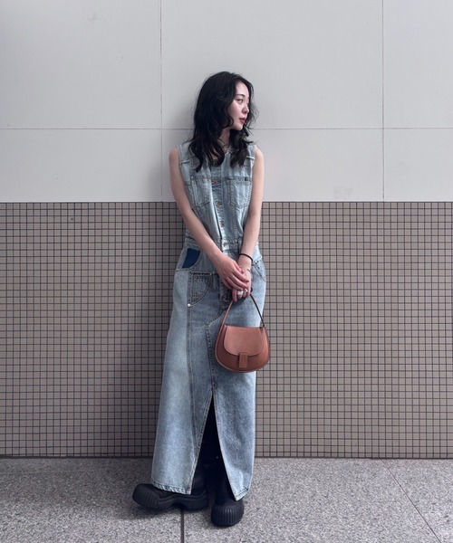 Ameri(アメリ)の「MEDI REMAKE I LINE DENIM DRESS(ワンピース・レディース・ブラウン/ブルー・X-SMALL/MEDIUM/SMALL)」の14枚目の写真