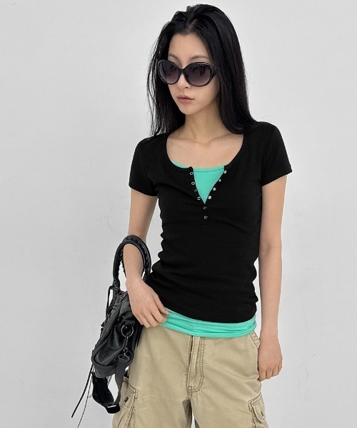 BLACKUP（ブラックアップ）の「[MADE] ダーツビーヘンリーネック半袖Tシャツ（Tシャツ/カットソー・レディース・ブルーグリーン/ピンク/クリーム/ブラック・FREE）」の5枚目の写真