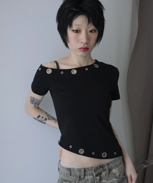 Ulysses(ユリシス)の「メタルホールワンショルトップス(Tシャツ/カットソー・レディース・グレー/ホワイト/ブラック/グリーン・F)」の1枚目の写真