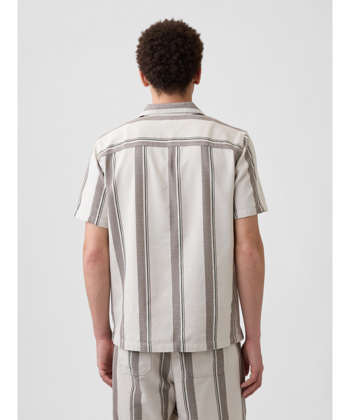 GAP(ギャップ)の「スタンダードフィット テクスチャー バケーションシャツ(シャツ/ブラウス・メンズ・ブルー/ブラウン・S/M/L/XL/XS)」の4枚目の写真
