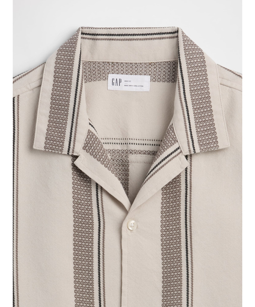 GAP(ギャップ)の「スタンダードフィット テクスチャー バケーションシャツ(シャツ/ブラウス・メンズ・ブルー/ブラウン・S/M/L/XL/XS)」の8枚目の写真