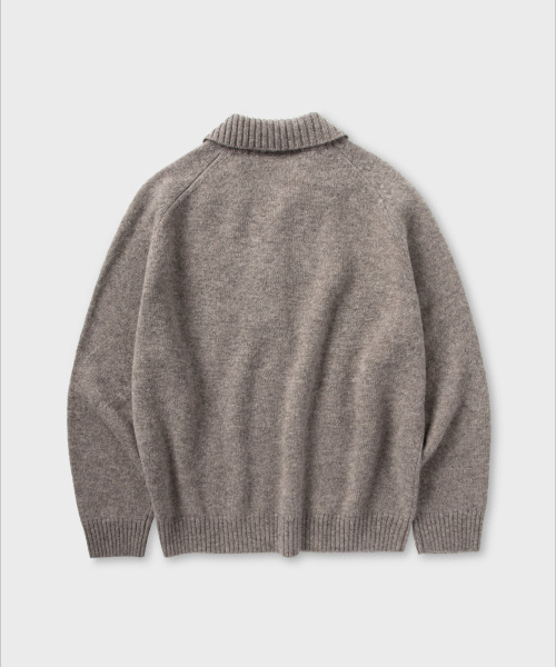NONBLANK（ノンブランク）の「ウールカラー ニット_DORMOUSE BEIGE（ニット/セーター・メンズ・ベージュ・MEDIUM/LARGE/X-LARGE）」の2枚目の写真