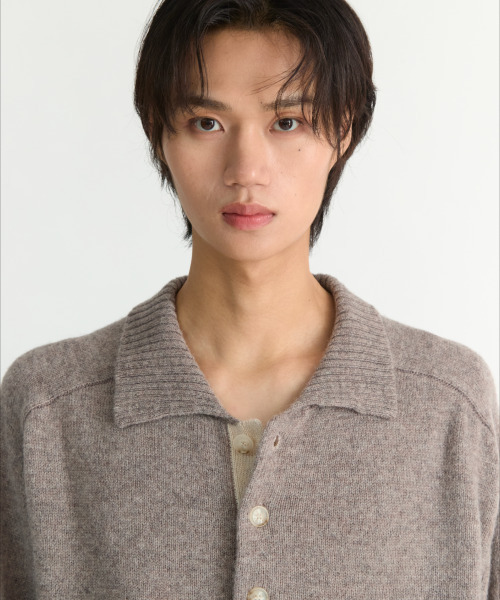 NONBLANK（ノンブランク）の「ウールカラー ニット_DORMOUSE BEIGE（ニット/セーター・メンズ・ベージュ・MEDIUM/LARGE/X-LARGE）」の4枚目の写真
