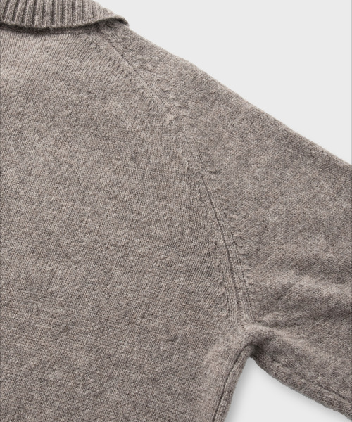 NONBLANK（ノンブランク）の「ウールカラー ニット_DORMOUSE BEIGE（ニット/セーター・メンズ・ベージュ・MEDIUM/LARGE/X-LARGE）」の12枚目の写真