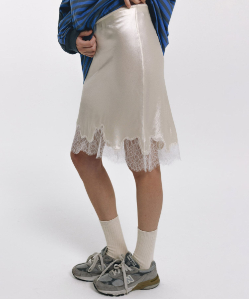 haag（ヘイグ）の「a cutting-line skirt (cream)（スカート・レディース・その他・FREE）」の2枚目の写真