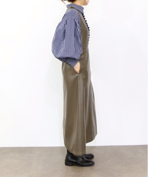 Marilyn Moon（マリリンムーン）の「tuck frill modern volume shirt（シャツ/ブラウス・レディース・サックスブルー/ホワイト/ホワイト×ブラック/ネイビー/ブラウン・FREE）」の16枚目の写真