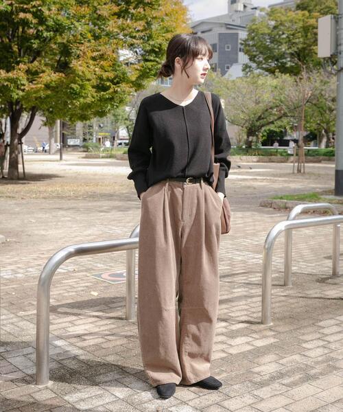 ITEMS URBANRESEARCH（アイテムズ アーバンリサーチ）の「『洗濯可』アウトリンキングVネックニット（ニット/セーター・レディース・ブラック/オフホワイト/ピンク/グレー/ホワイト系その他・FREE）」の6枚目の写真