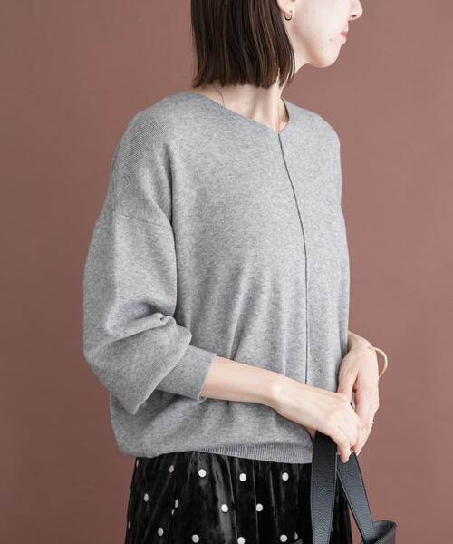 ITEMS URBANRESEARCH（アイテムズ アーバンリサーチ）の「『洗濯可』アウトリンキングVネックニット（ニット/セーター・レディース・ブラック/オフホワイト/ピンク/グレー/ホワイト系その他・FREE）」の10枚目の写真