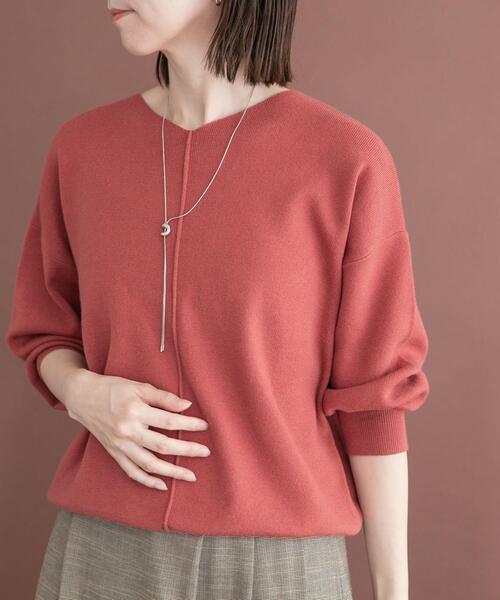 ITEMS URBANRESEARCH（アイテムズ アーバンリサーチ）の「『洗濯可』アウトリンキングVネックニット（ニット/セーター・レディース・ブラック/オフホワイト/ピンク/グレー/ホワイト系その他・FREE）」の21枚目の写真