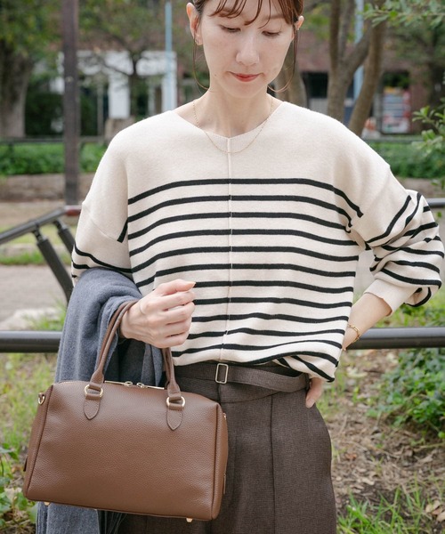 ITEMS URBANRESEARCH(アイテムズ アーバンリサーチ)の「『洗濯可』アウトリンキングVネックニット(ニット/セーター・レディース・ブラック/オフホワイト/ピンク/グレー/ホワイト系その他・FREE)」の2枚目の写真