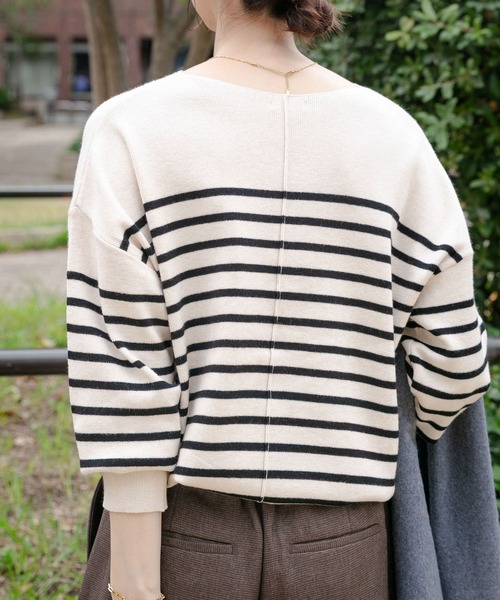 ITEMS URBANRESEARCH(アイテムズ アーバンリサーチ)の「『洗濯可』アウトリンキングVネックニット(ニット/セーター・レディース・ブラック/オフホワイト/ピンク/グレー/ホワイト系その他・FREE)」の9枚目の写真