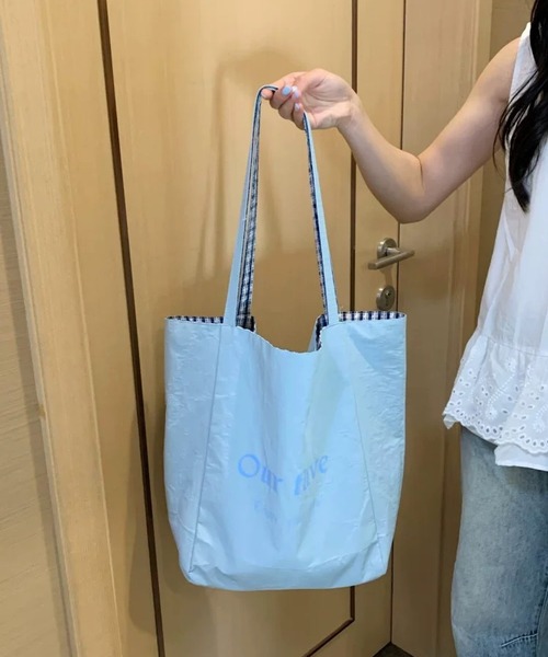 VIBGYOR(ヴィブジョー)の「Mignonjour/チェック柄リバーシブルトートバッグ M2961(トートバッグ・レディース・ブルー/レッド・FREE)」の8枚目の写真