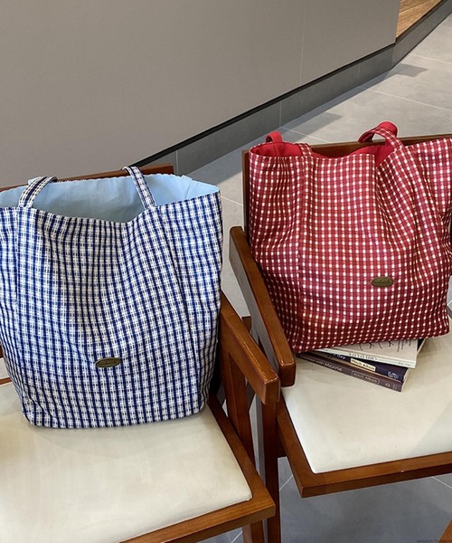 VIBGYOR(ヴィブジョー)の「Mignonjour/チェック柄リバーシブルトートバッグ M2961(トートバッグ・レディース・ブルー/レッド・FREE)」の11枚目の写真