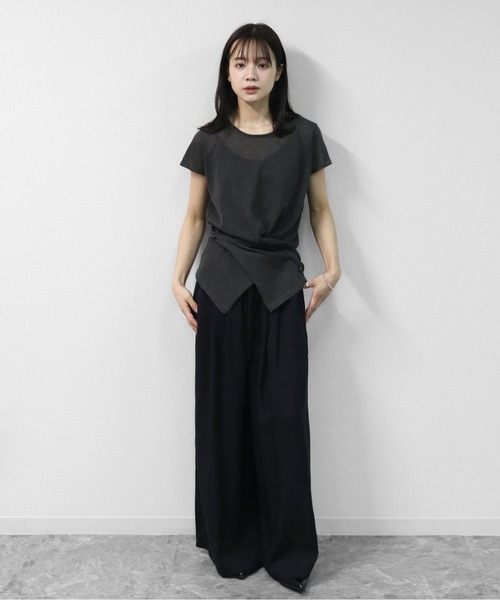 THE CELL.(ザセルドット)の「リネンブレンド ドライタッチ フロントクロス フレンチニット FRONT CROSS FRENCH SLEEVE KNIT(ニット/セーター・レディース・ブラウン/ブラック/チャコールグレー・FREE)」の16枚目の写真