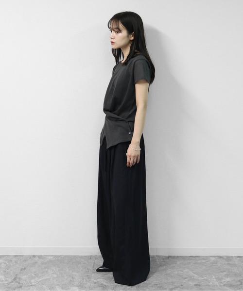 THE CELL.(ザセルドット)の「リネンブレンド ドライタッチ フロントクロス フレンチニット FRONT CROSS FRENCH SLEEVE KNIT(ニット/セーター・レディース・ブラウン/ブラック/チャコールグレー・FREE)」の17枚目の写真