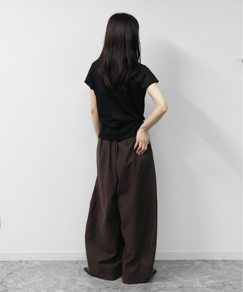 THE CELL.(ザセルドット)の「リネンブレンド ドライタッチ フロントクロス フレンチニット FRONT CROSS FRENCH SLEEVE KNIT(ニット/セーター・レディース・ブラウン/ブラック/チャコールグレー・FREE)」の12枚目の写真
