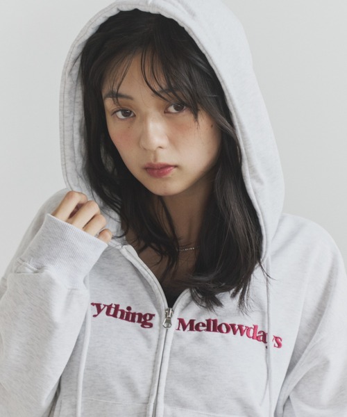 ELNEsoi（エルネソワ）の「ロゴ刺繍ZIPパーカー（パーカー・レディース・オートミール/ネイビー/ライトグレー・FREE）」の19枚目の写真