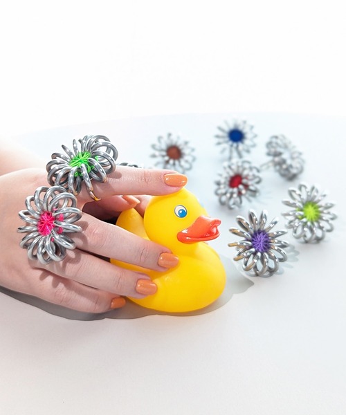 GYAN GYAN STYLE(ギャンギャンスタイル)の「FUNFLOWER ring(リング・レディース・パープル/ブラック/レモンイエロー/ライトグリーン/レッド/ピンク/ブルー/ブラウン/ホワイト・FREE)」の17枚目の写真