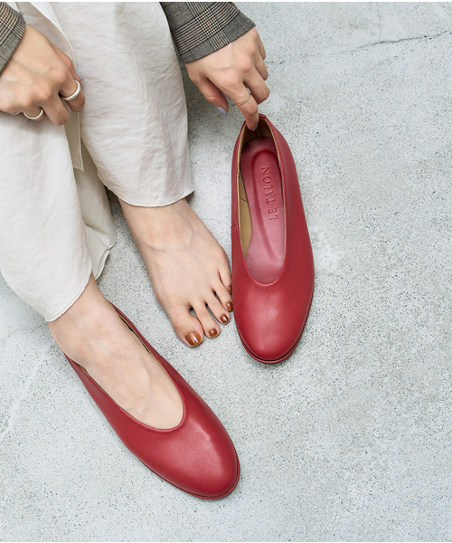 FLAT(フラット)の「レザーラウンドフラット(その他シューズ・レディース・レッド/ベージュ/ブラック系その他/ナチュラル・22cm/24cm/22.5cm/24.5cm/23cm/25cm/23.5cm)」の4枚目の写真