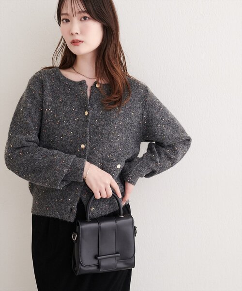natural couture(ナチュラルクチュール)の「フラワースパンコールポケ付きカーディガン(ニット/セーター・レディース・チャコールグレー/サックスブルー/ライトベージュ/ピンク/グレー/ブラック/アイボリー・FREE)」の20枚目の写真