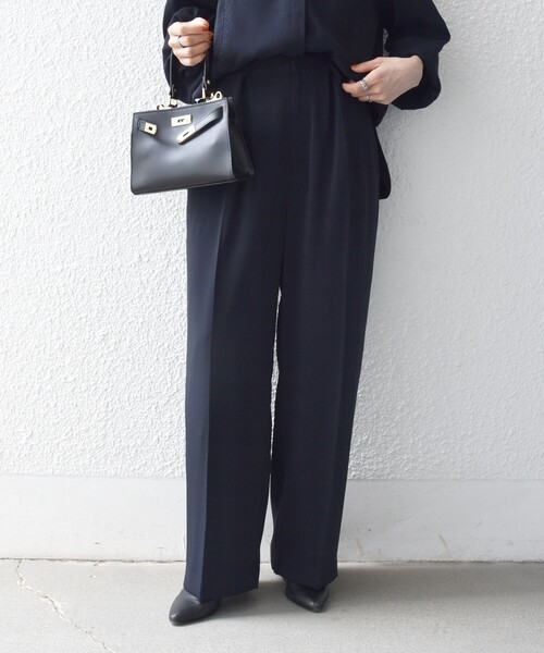 SHIPS any（シップス エニィ）の「〈洗濯機可能〉ウエスト ボタン 2タック セミワイド パンツ［NAVY BLUE］（スラックス・レディース・カーキ/ネイビー/ナチュラル・36/38）」の21枚目の写真