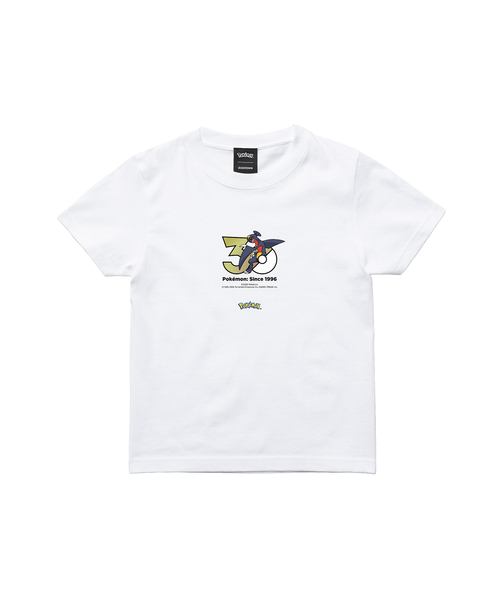 ZOZOSPOT(ゾゾスポット)の「Pokemon 30th Anniversary 1025 T-shirt 「ガブリアス」(Tシャツ/カットソー・レディース・ホワイト・SMALL/MEDIUM/LARGE/X-LARGE/XX-LARGE/XXX-LARGE/100cm/110cm/120cm/130cm/140cm/150cm/160cm)」の2枚目の写真