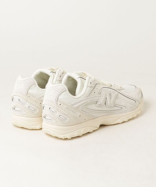 NEW BALANCE(ニューバランス)の「204L(スニーカー・レディース・ブラック/ホワイト・24.0cm/23.0cm/23.5cm/24.5cm/25.0cm/25.5cm/26.0cm/26.5cm/27.0cm/28.5cm/29.0cm/30.0cm/22.5cm/28.0cm/27.5cm)」の5枚目の写真
