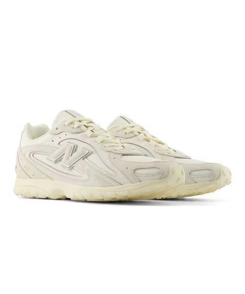 NEW BALANCE(ニューバランス)の「204L(スニーカー・レディース・ブラック/ホワイト・24.0cm/23.0cm/23.5cm/24.5cm/25.0cm/25.5cm/26.0cm/26.5cm/27.0cm/28.5cm/29.0cm/30.0cm/22.5cm/28.0cm/27.5cm)」の3枚目の写真