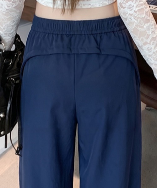 AMAJI(アマジ)の「パラシュート カーゴパンツ(カーゴパンツ・レディース・ブラック/ネイビー・SMALL/MEDIUM/LARGE/X-LARGE)」の4枚目の写真