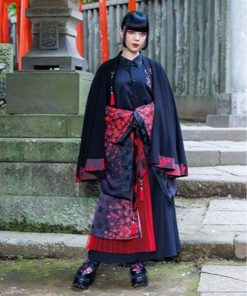 REZEN(リゼン)の「紅葉×月ケープ羽織(その他アウター・メンズ・ローズ/レッドパープル・MEDIUM/LARGE)」の3枚目の写真