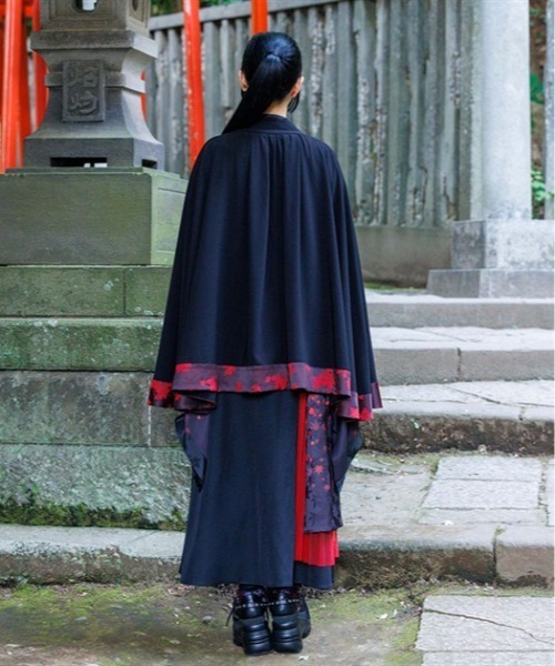REZEN(リゼン)の「紅葉×月ケープ羽織(その他アウター・メンズ・ローズ/レッドパープル・MEDIUM/LARGE)」の6枚目の写真