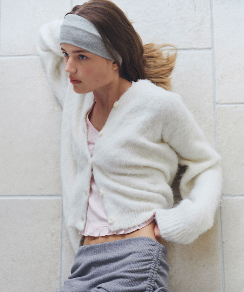 ROLAROLA(ロラロラ)の「NUBASIC LOOSE FIT CARDIGAN IVORY(カーディガン/ボレロ・レディース・アイボリー・FREE)」の2枚目の写真