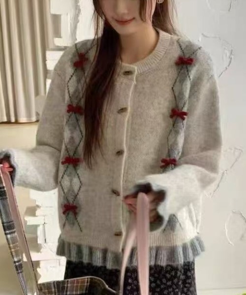 Achic(アシック)の「リボン付きアーガイル柄シャギーニットカーディガン(カーディガン/ボレロ・レディース・アイボリー/ダークグレー/ネイビー・M)」の17枚目の写真
