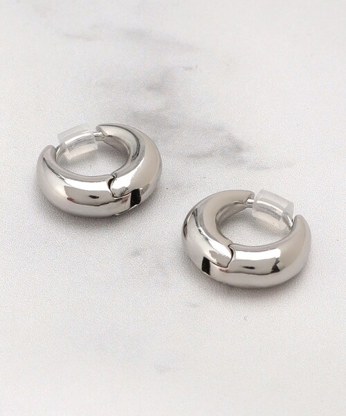 ITS'DEMO(イッツデモ)の「タイニーフープワンタッチピアス(ピアス(両耳用)・レディース・シルバー/ゴールド・00)」の1枚目の写真