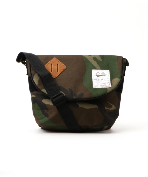 anello（アネロ）の「【anello】ポリメッセンジャーバッグS/アネロ（メッセンジャーバッグ・レディース・ネイビー/ブラック/マルチ・FREE）」の12枚目の写真