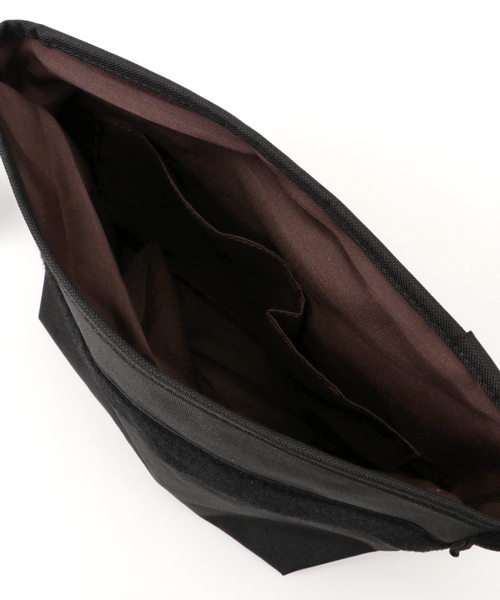 anello（アネロ）の「【anello】ポリメッセンジャーバッグS/アネロ（メッセンジャーバッグ・レディース・ネイビー/ブラック/マルチ・FREE）」の4枚目の写真