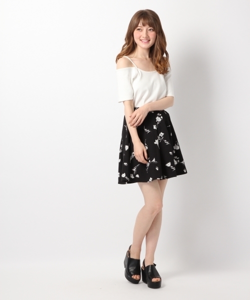 Heather(ヘザー)の「2WAYオフショルT 761820(Tシャツ/カットソー・レディース・アイボリー/ブラック/グリーン・FREE)」の10枚目の写真