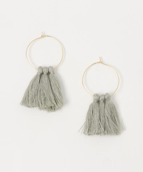 TONE SELECT GOODS(トーンセレクトグッズ)の「【glou】フリンジタッセルピアス(ピアス(両耳用)・レディース・ベージュ/レッド/ピンク系その他/ミント/イエロー/トリコロール/ピンク系その他2/スカイブルー・FREE)」の3枚目の写真