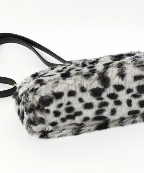 WEGO（ウィゴー）の「WEGO/ガラファーガマグチショルダーバッグ（ショルダーバッグ・レディース・その他1/その他2・FREE）」の4枚目の写真