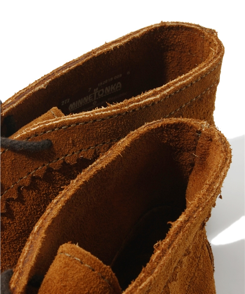 SHIPS for women(シップスフォーウィメン)の「MINNETONKA:アンクルカット ブーツ(スニーカー・レディース・ブラック/ブラウン・35/36/37/38)」の8枚目の写真