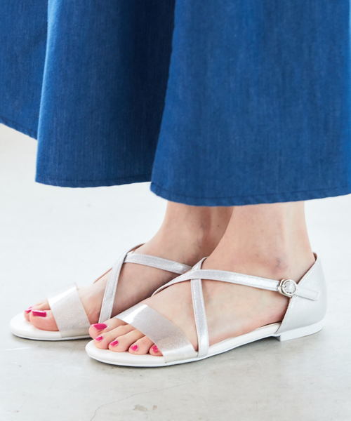 ORiental TRaffic(オリエンタルトラフィック)の「春夏★クロスストラップサンダル★8220(サンダル・レディース・ブラック/ブラウン/シルバー・LL/S/M/L)」の3枚目の写真