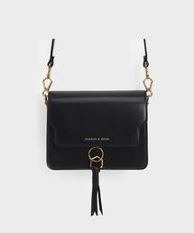 CHARLES & KEITH | クラシックスモールクロスボディバッグ / CLASSIC SMALL CROSSBODY BAG(ショルダーバッグ)