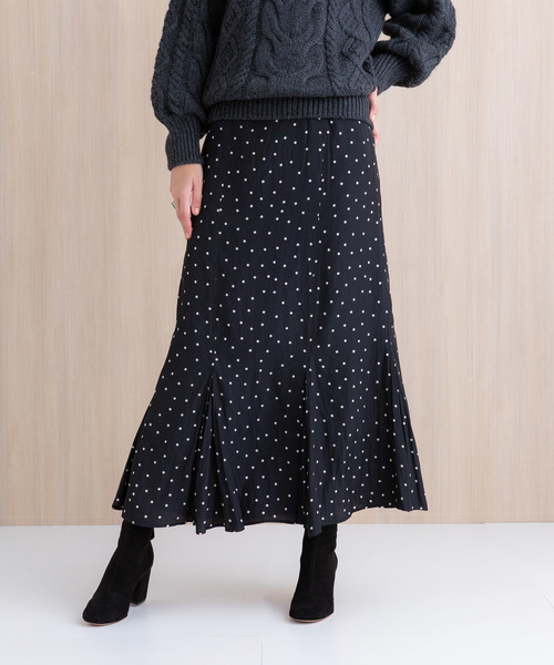 PUBLIC TOKYO（パブリックトウキョウ）の「ドットロングフレアスカート（スカート・レディース・ブラック/ネイビー・1/2）」の2枚目の写真