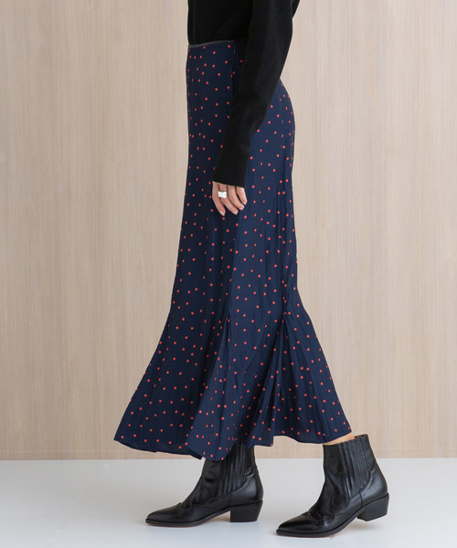 PUBLIC TOKYO（パブリックトウキョウ）の「ドットロングフレアスカート（スカート・レディース・ブラック/ネイビー・1/2）」の15枚目の写真