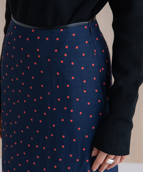 PUBLIC TOKYO（パブリックトウキョウ）の「ドットロングフレアスカート（スカート・レディース・ブラック/ネイビー・1/2）」の13枚目の写真