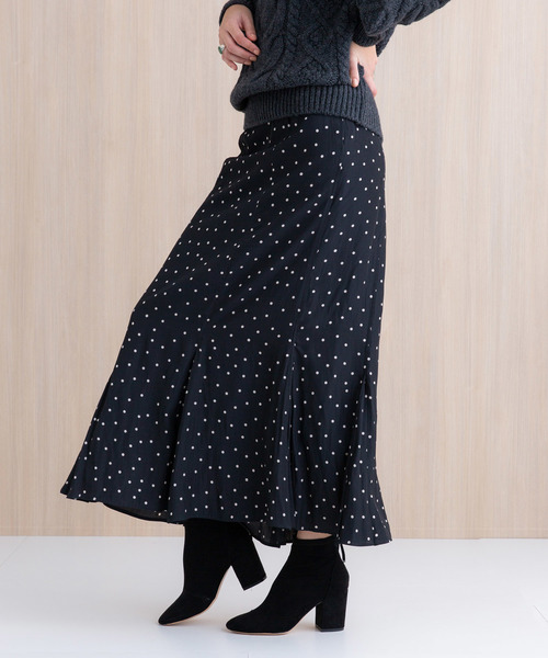 PUBLIC TOKYO（パブリックトウキョウ）の「ドットロングフレアスカート（スカート・レディース・ブラック/ネイビー・1/2）」の11枚目の写真