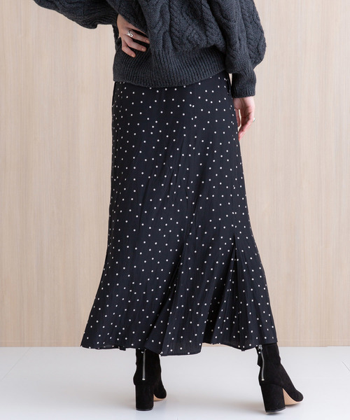 PUBLIC TOKYO（パブリックトウキョウ）の「ドットロングフレアスカート（スカート・レディース・ブラック/ネイビー・1/2）」の10枚目の写真